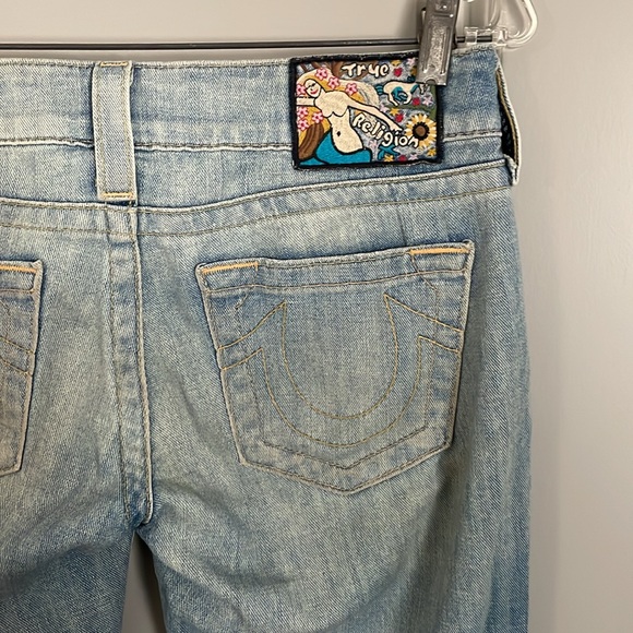 Preowned True religion, 28 x 32, light blue&beige stitching, Lady,unicorn patch. - Picture 2 of 6
